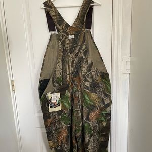 Men’s 44 waist x 32 WALLS Overalls Camo Outdoor